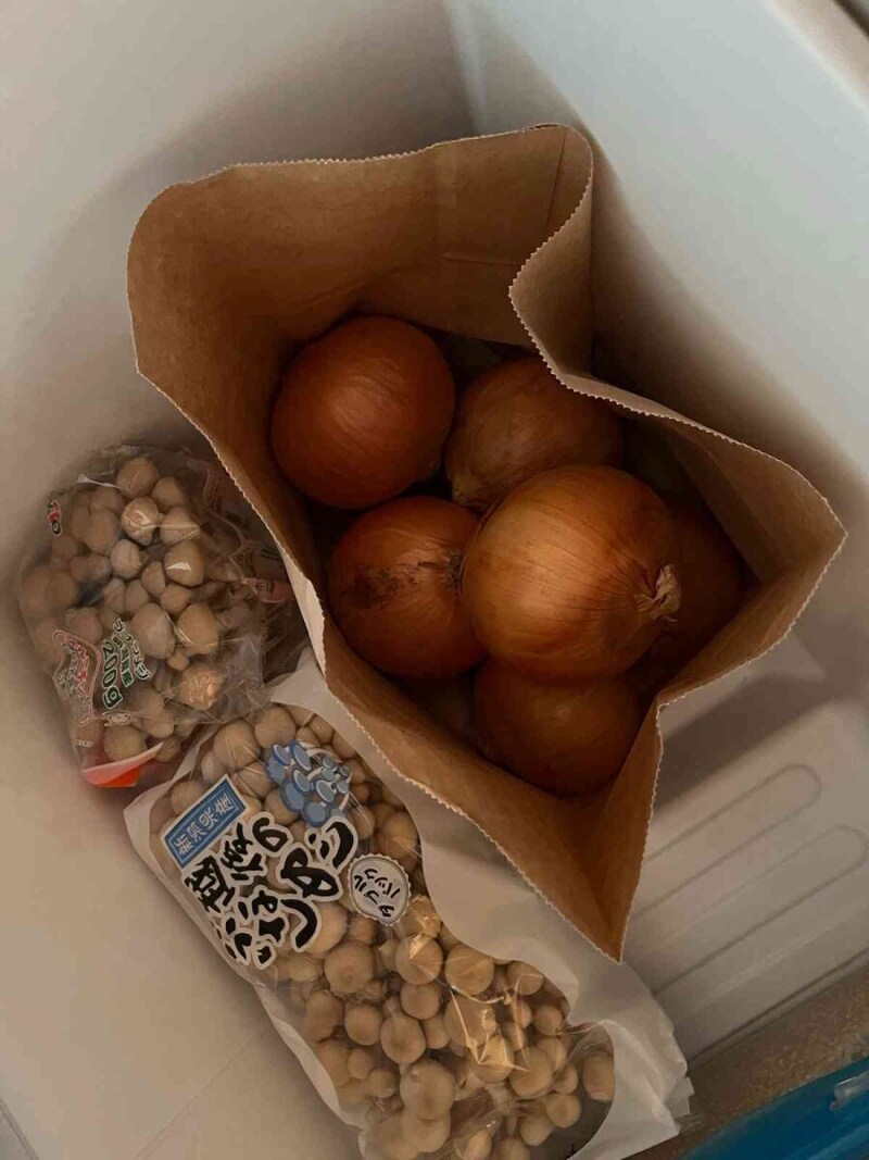 セリアの「食品用 ガゼットバッグ」は野菜室で活躍