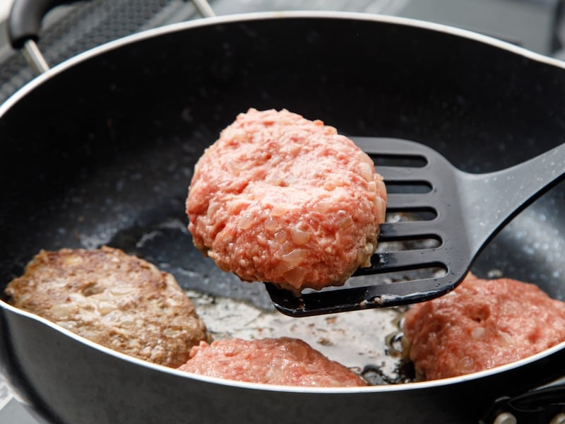 ハンバーグを安全においしく食べるための注意点とは
