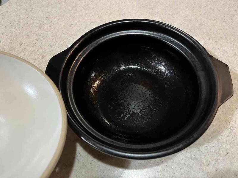 ダイソーの「土鍋（17cm、ホワイト）」を使って、1人分の鍋焼きうどんを作ってみる