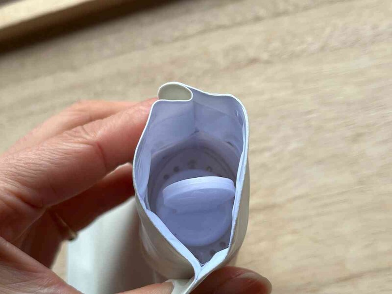 セリアの「ソフト湯たんぽ」はキャップを閉じて使う