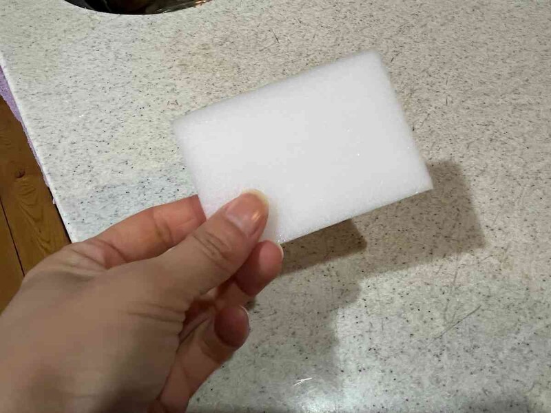 セリアの「使い切りスポンジ26枚」の1枚のサイズは約8.5cm×6cm