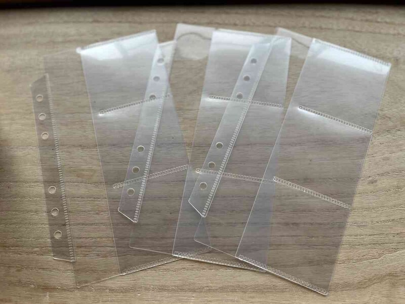 ポケットは表と裏にそれぞれ3つずつ