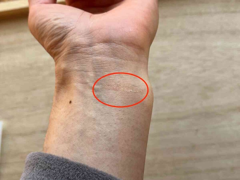 セリアの「アイテープ 水で貼るメッシュタイプ　アーモンド型ワイド99枚」は肌馴染みが良い