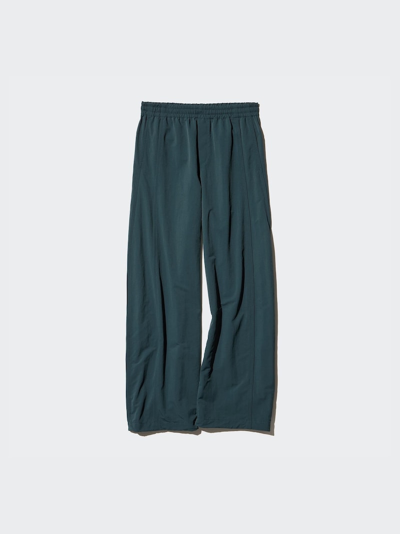 ユニクロ ギアパンツ 3990円(税込)