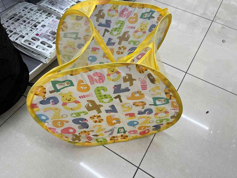 ダイソーの「マルチバスケット、45cm×45cm×45cm（くまのプーさん）」