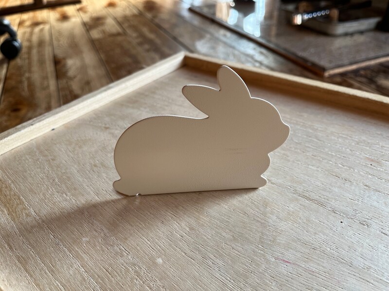 セリアの「アニマルブックスタンド ウサギ」