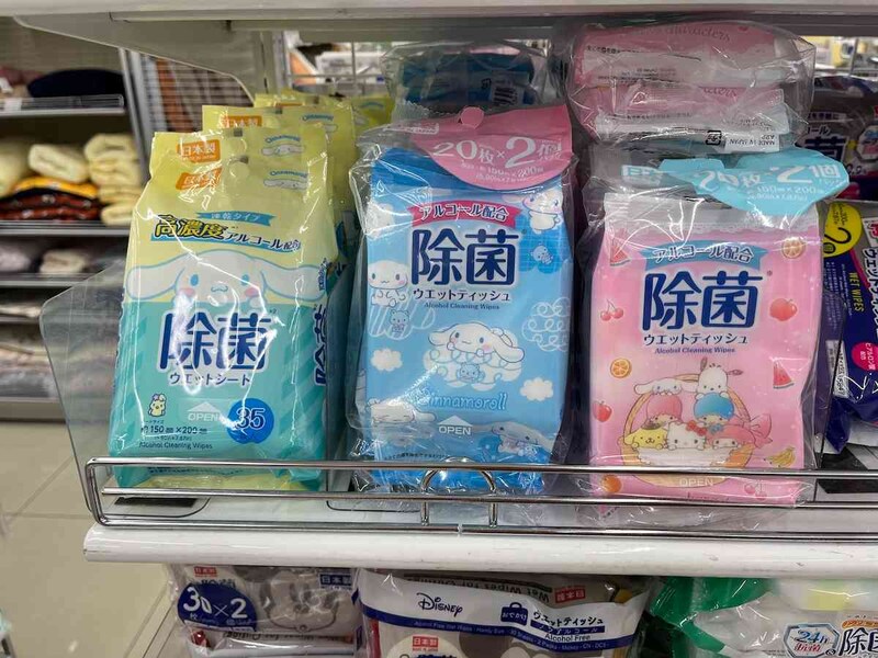 ダイソーの「除菌ウェットティッシュ20枚×2Ｐ サンリオMIX」