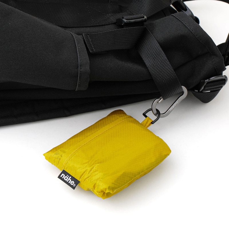 畳んだバッグを他のバッグに付ける