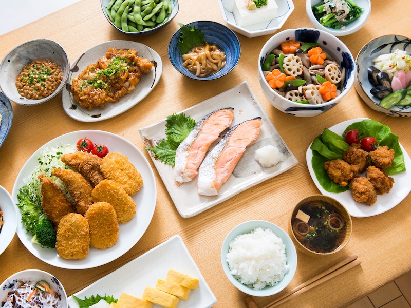 夫よ、なぜそんなに大量の料理を作るのか