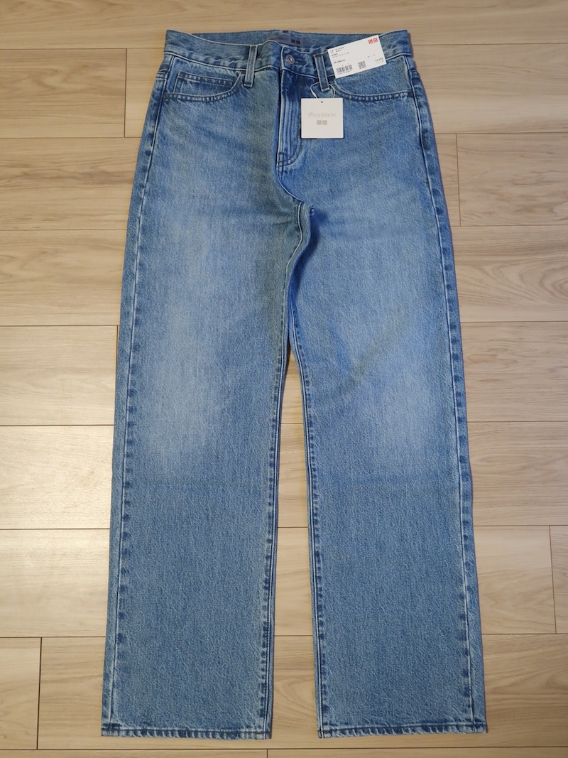 ユニクロ　ストレートジーンズ　3990円（税込）