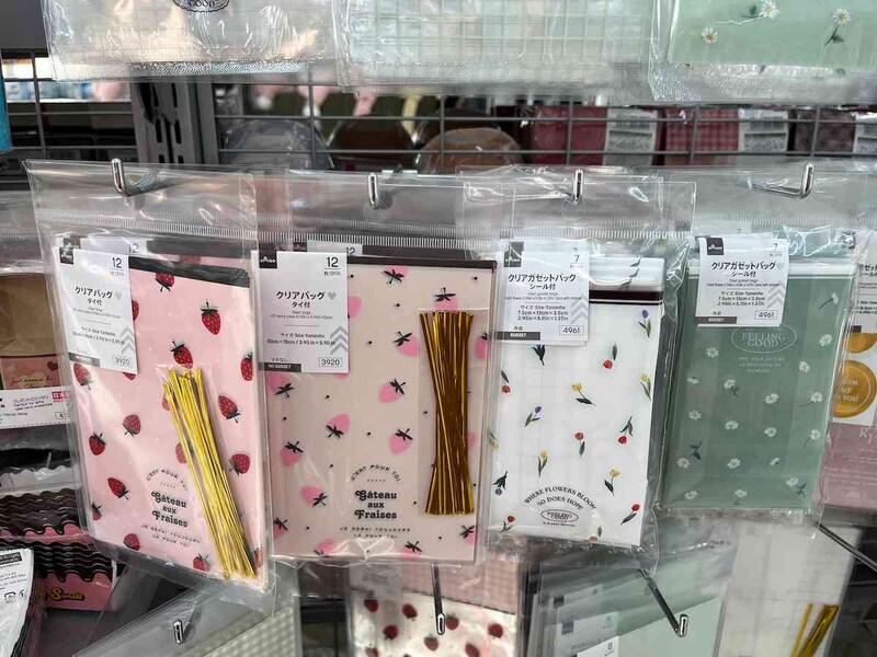 ダイソーの「クリアバッグ」