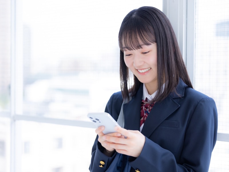 スマホ契約の名義人は、保護者？ 本人？