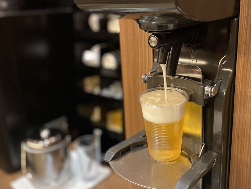 オールインクルーシブの軽食メニューが嬉しい「眺望ラウンジ」では生ビールのサービスも