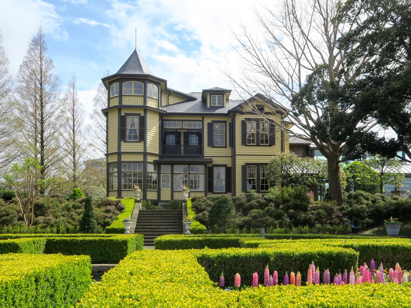 幾何学模様の洋風庭園が美しい、外交官の家(2017年4月7日撮影)