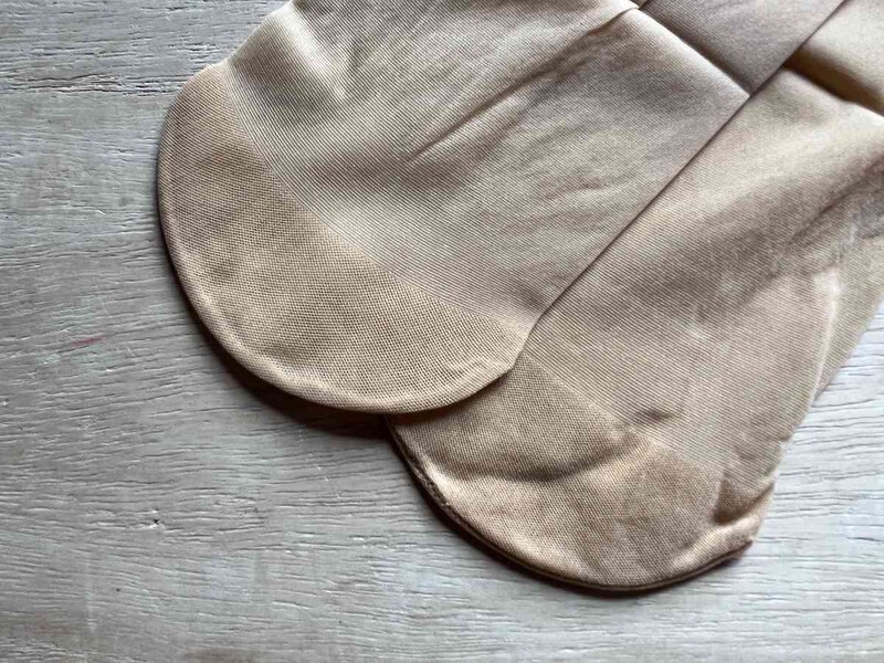 セリアの「つま先メッシュのストッキング」はつま先の通気性がよい