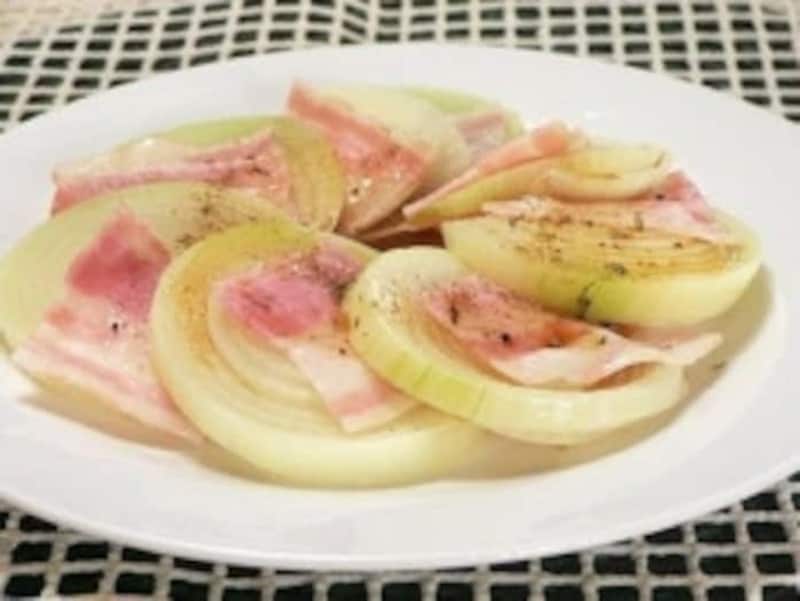 新玉ねぎのベーコン蒸し
