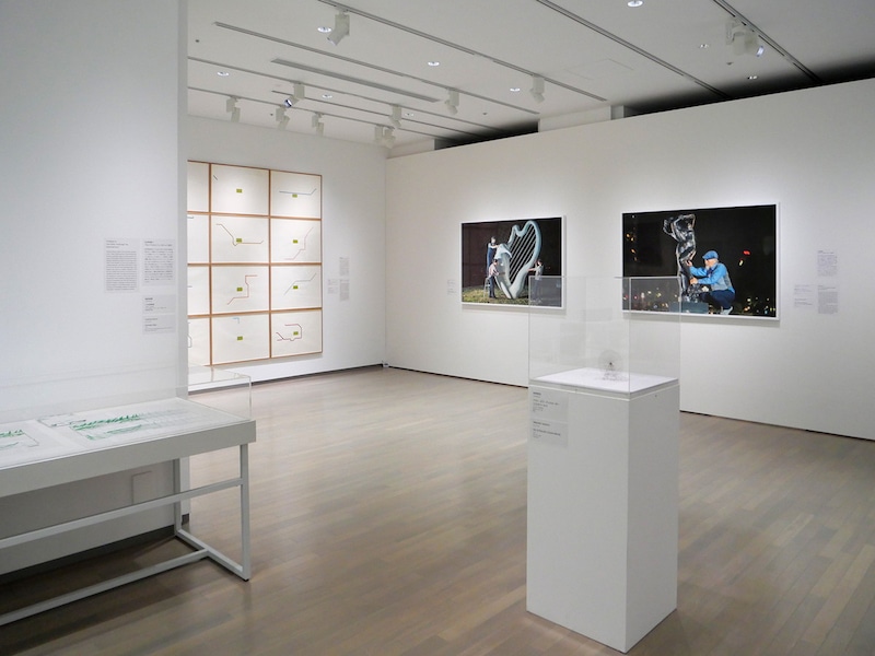 ギャラリー8「ひっくり返す・ひっくり返る」展示風景