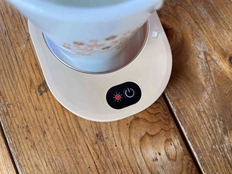 保温中は赤いライトが点灯する