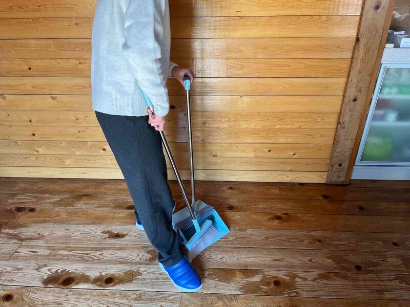 ほうきの柄はそれほど長くない