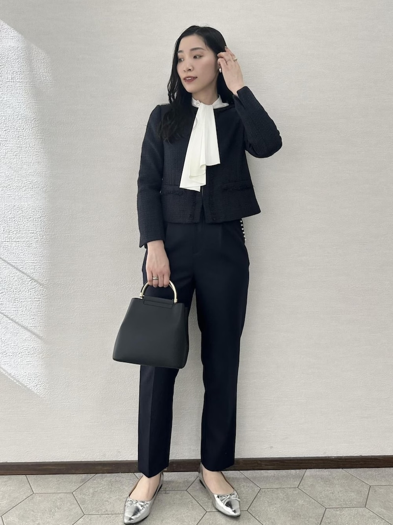 垂らすだけで様になるのでコーデも簡単です　出典：WEAR