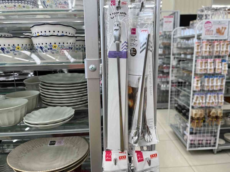 ダイソーの「ポップスマイル マドラー」