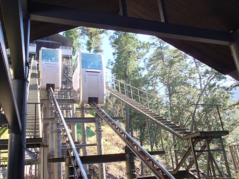 身延山久遠寺・斜行エレベーター