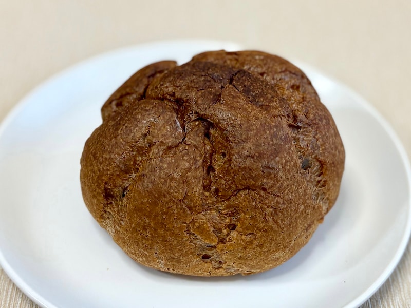 少し大きめのサイズがうれしい！ ふわふわのシュー生地も美味