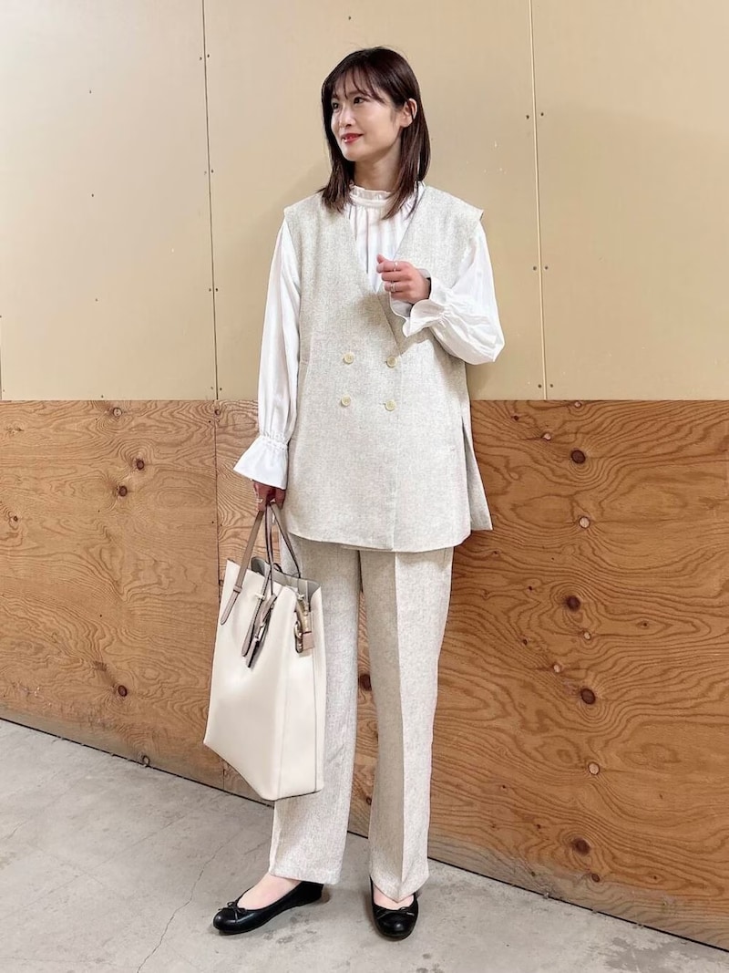 ジレとパンツのセットアップで入学式コーデに　出典：WEAR