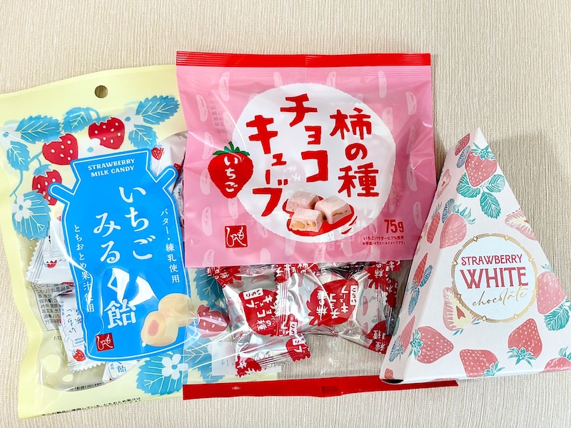 カルディには、いちごの甘みを手軽に楽しめるお菓子がズラリ