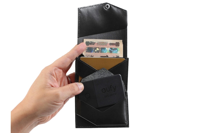 紙幣の先が少し出る