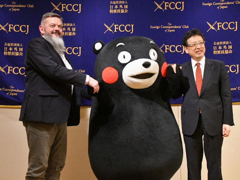 こくさいこうりゅうの架け橋になるモン＝2月3日、東京都千代田区