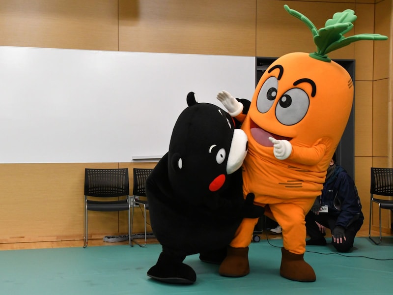 ガブッ＝2月8日、熊本県菊陽町