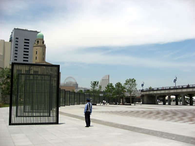 開港波止場のスクリーンパネル