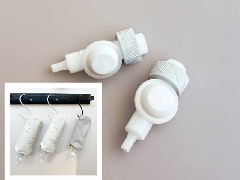 「詰替えパウチ用吊り下げノズル」