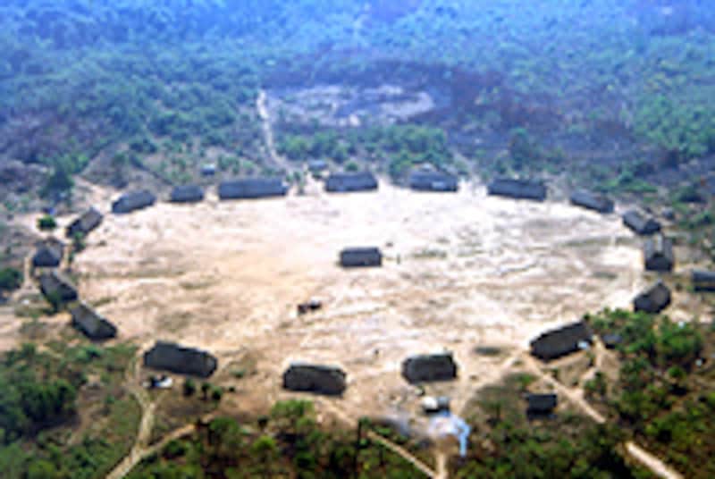 カヤポ族の村