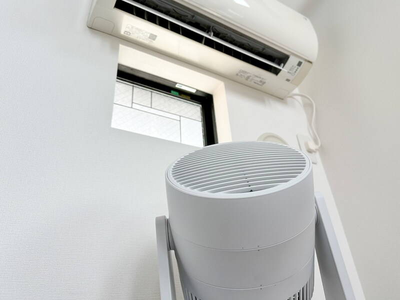 エアコンは人がいるスペースに効率的に風がいくようにすることで電気代節約