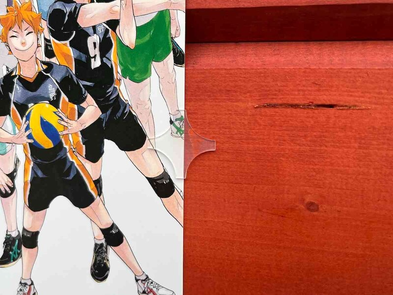 イラストが隠れない