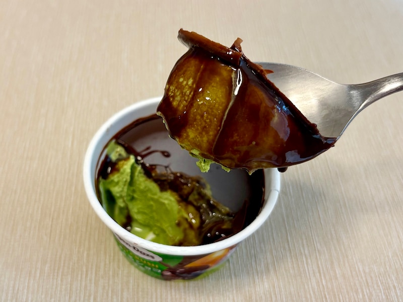 冷凍庫から出した後、少し待ってから食べると、極上の“パリじゅわ”を体験できます