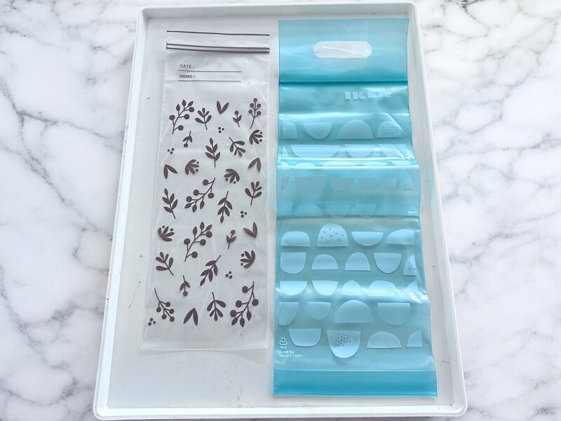 ロングタイプのフリーザーバッグ　左：ニトリ　　右：イケア