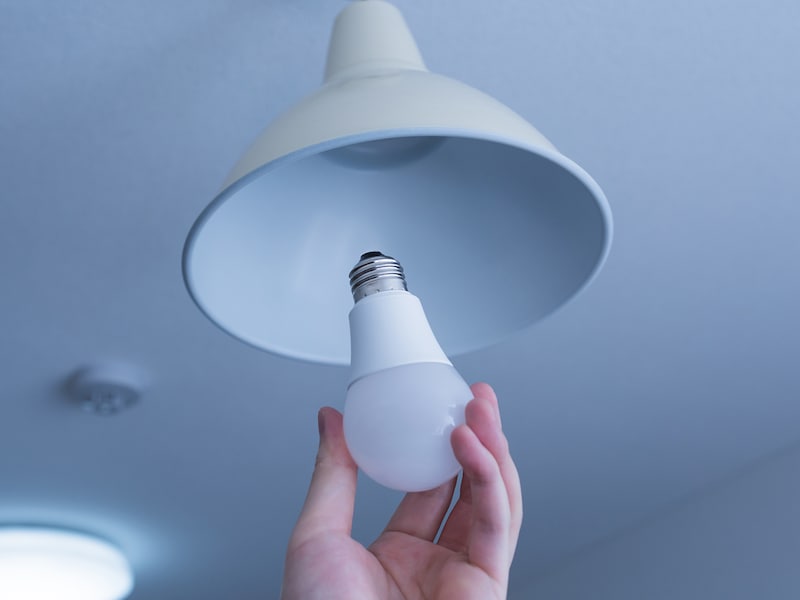 LED電球に取り換えるだけで大きな節約に