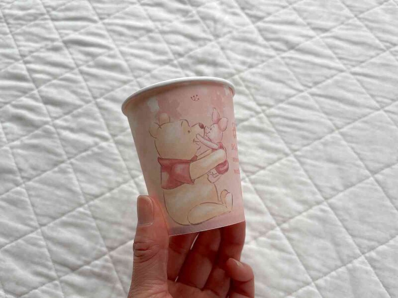 ダイソーの「ペーパーカップ さくらCF（くまのプーさん）」