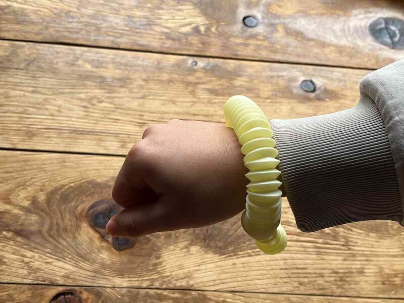 1つをリングにしてブレスレットに