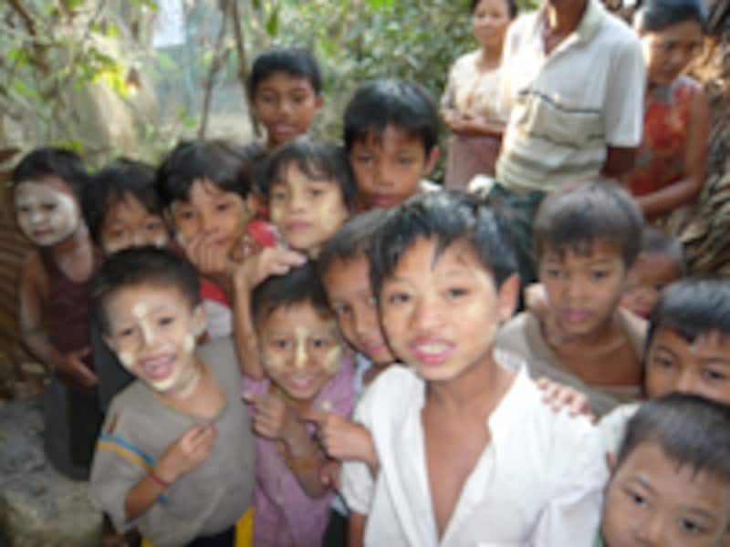 ミャンマーの子どもたち