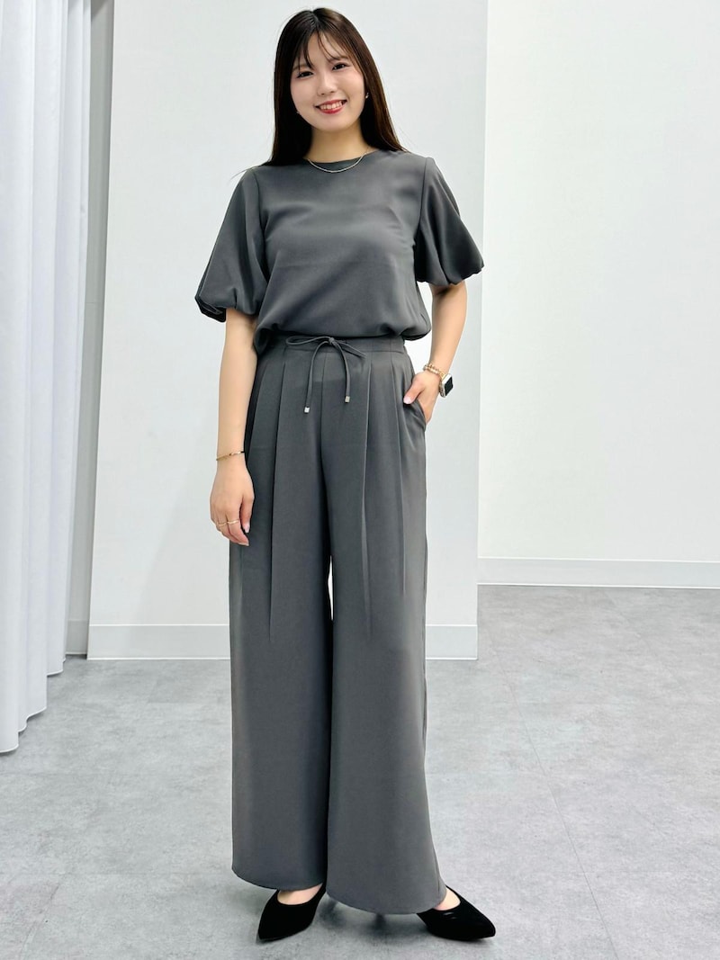 甘めなトップスをセットアップコーデで仕上げて　出典：StyleHint