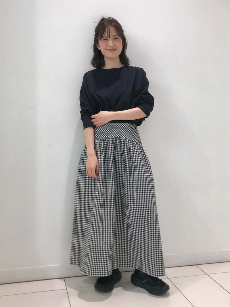 細かいギンガム柄なら子供っぽくならずに着られます　出典：StyleHint