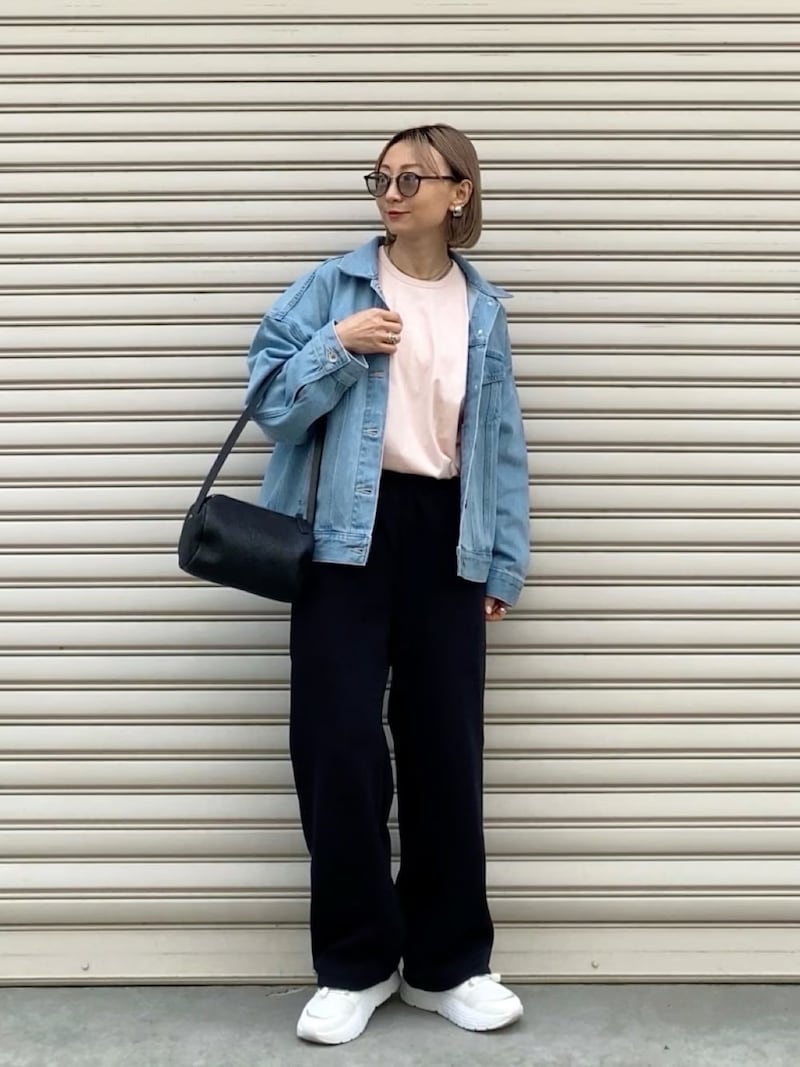 ブラックはスウェットパンツ初心者さんにもおすすめ 出典:WEAR