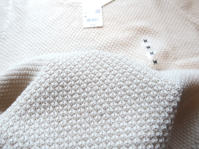 ポコポコと凹凸のある表面感がおしゃれです