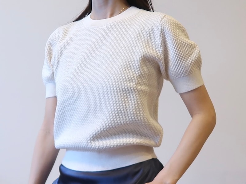 着るとほんのりパフスリーブのようなシルエットに