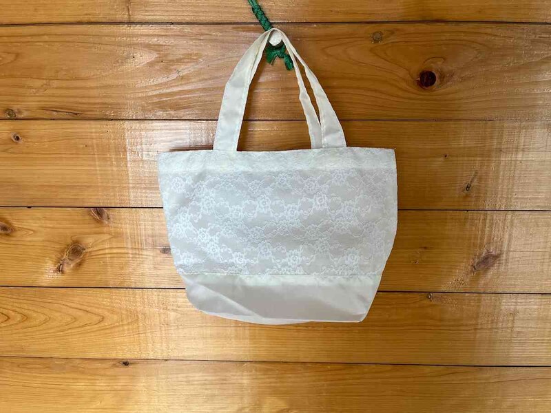 セリアの「レーストートバッグ」はフォーマルなパーティーにもおすすめ