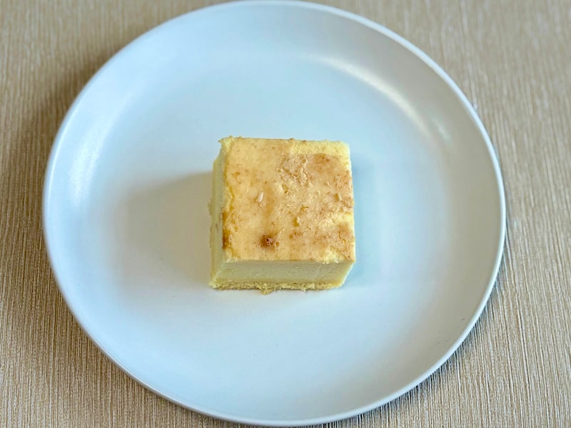 キューブ型がかわいらしい！ じゅわっと味わい深いチーズを楽しめるご褒美ケーキです